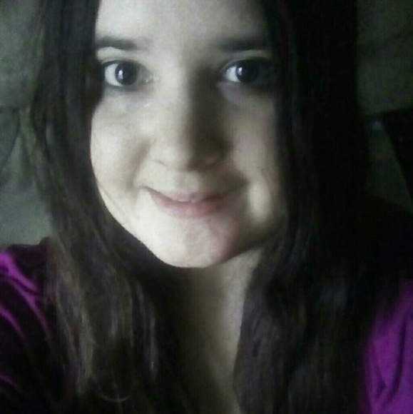 Meet your Posher, Telsa - Picture 3 of 4